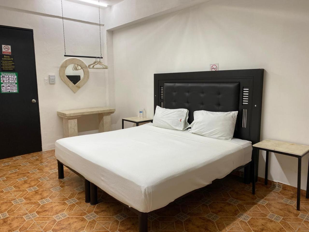 Hotel La Catedral Merida Luaran gambar