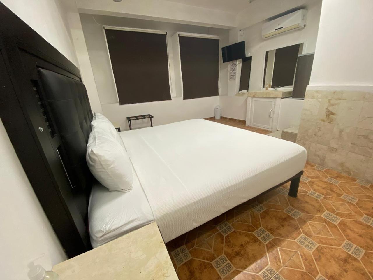 Hotel La Catedral Merida Luaran gambar